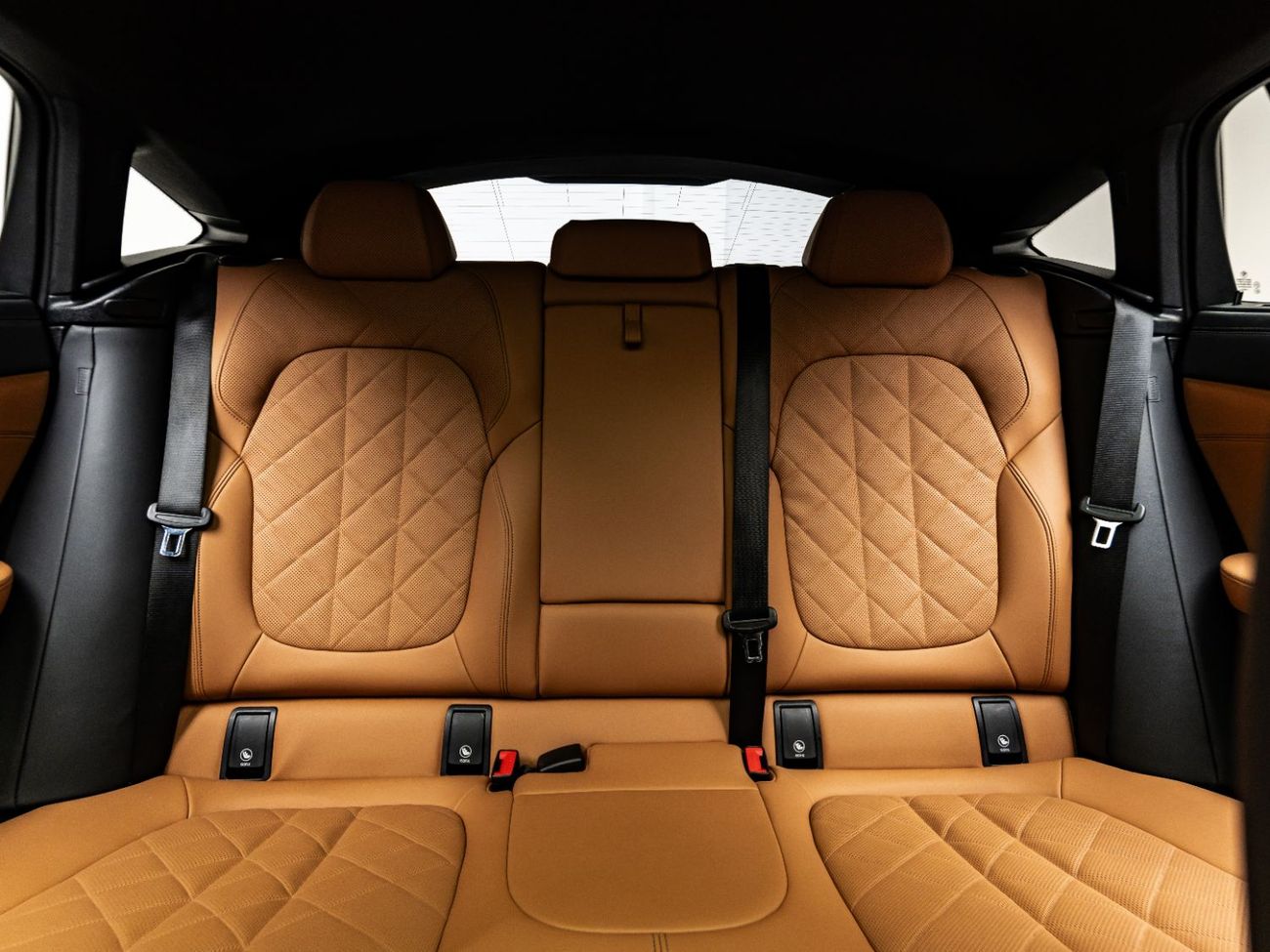 BMW X6 40i M Sport 3.0L 2023 BMW X6 xDrive40i, 2027 BMW Warranty + 2032 BMW Service Contract, Low KMs, GCC