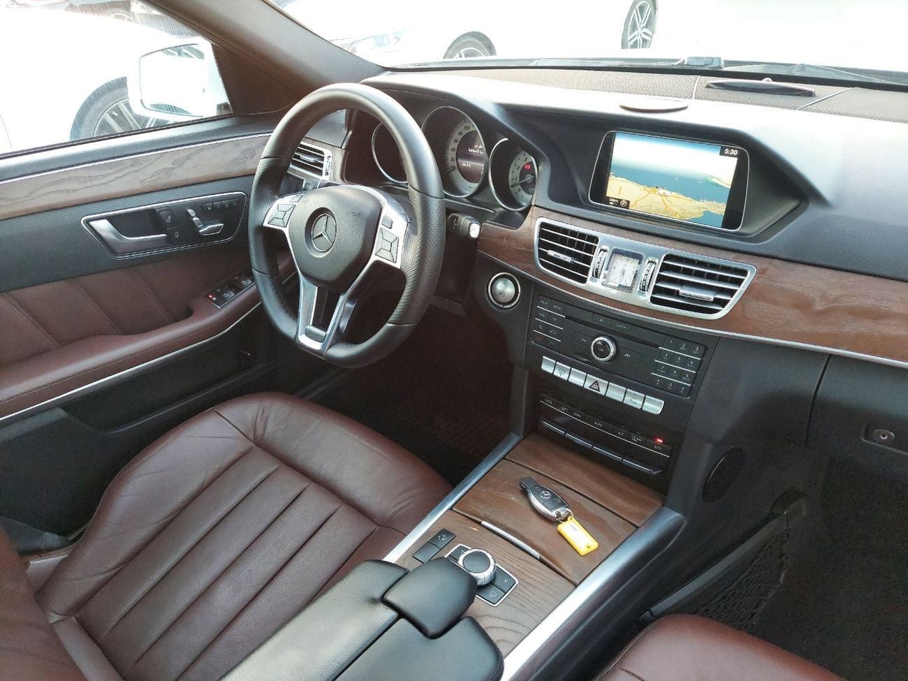 مرسيدس بنز E300 AVANTGARDE SPORT Premium + 2.0L