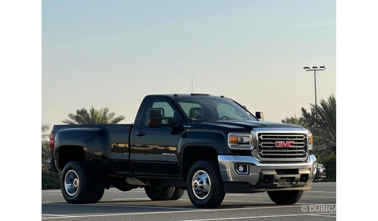 GMC Sierra 3500 SLE GMC Sierra 2017 Double tire GCC // Orginal paint // accident free // perfect condition