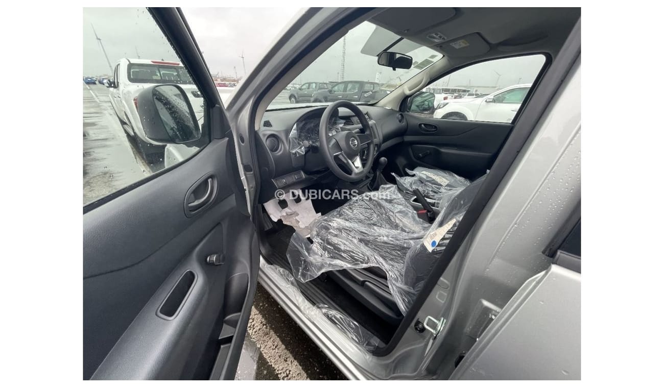 نيسان نافارا XE Basic 2.5L Diesel 4WD Manual ( Export Only)