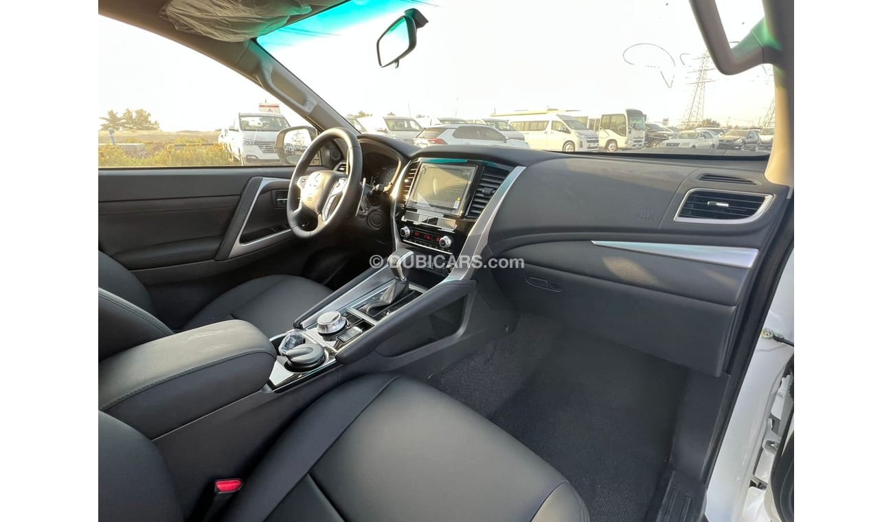 Mitsubishi Montero Montero Sport 2022 3.0L D49 | GCC specs 4x4 (Sunroof) | Body Kit | Exterior White
