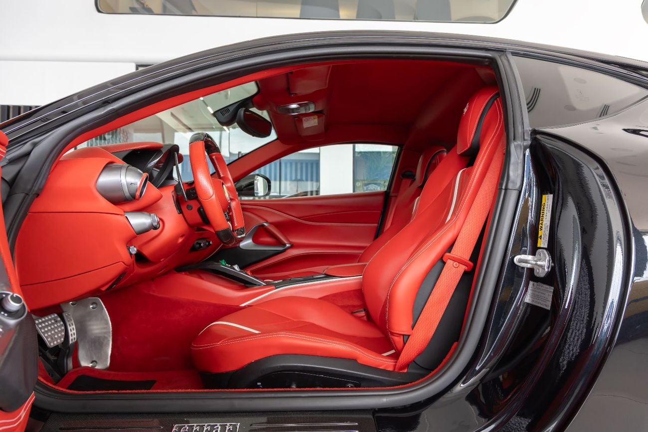 فيراري 812  سوبرفاست Ferrari 812 Superfast |  GCC Specs | Fully Carbon Fiber | Ceramic Brakes | Low Mileage | 2018