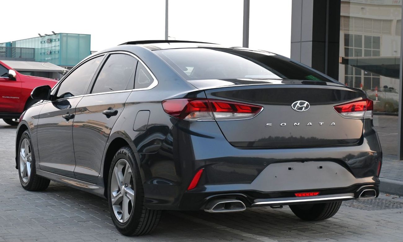 Hyundai Sonata Limited Hyundai Sonata 2019 GCC mid-range in excellent condition, inside and out