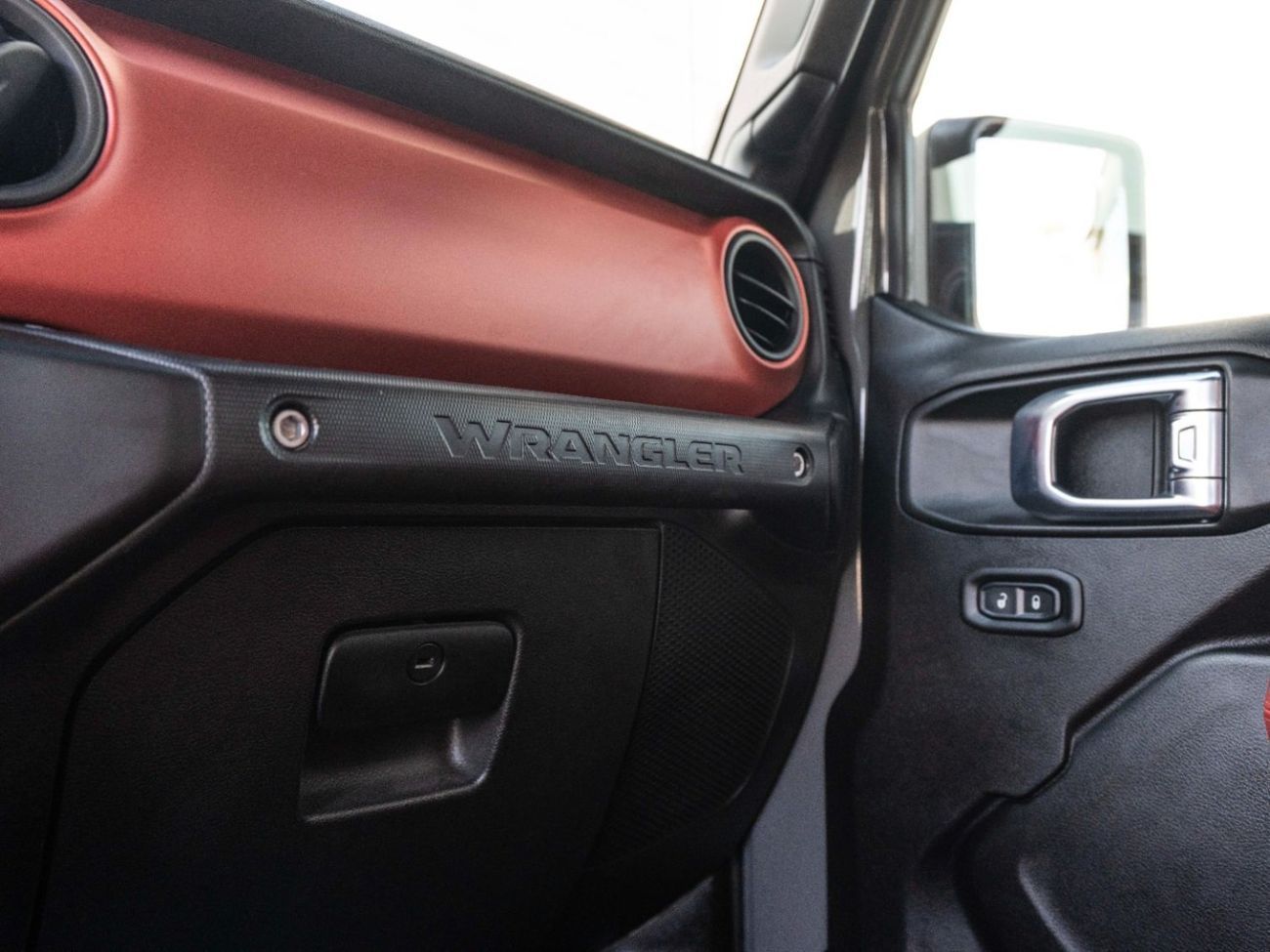 Jeep Wrangler Unlimited Sport 3.6L A/T