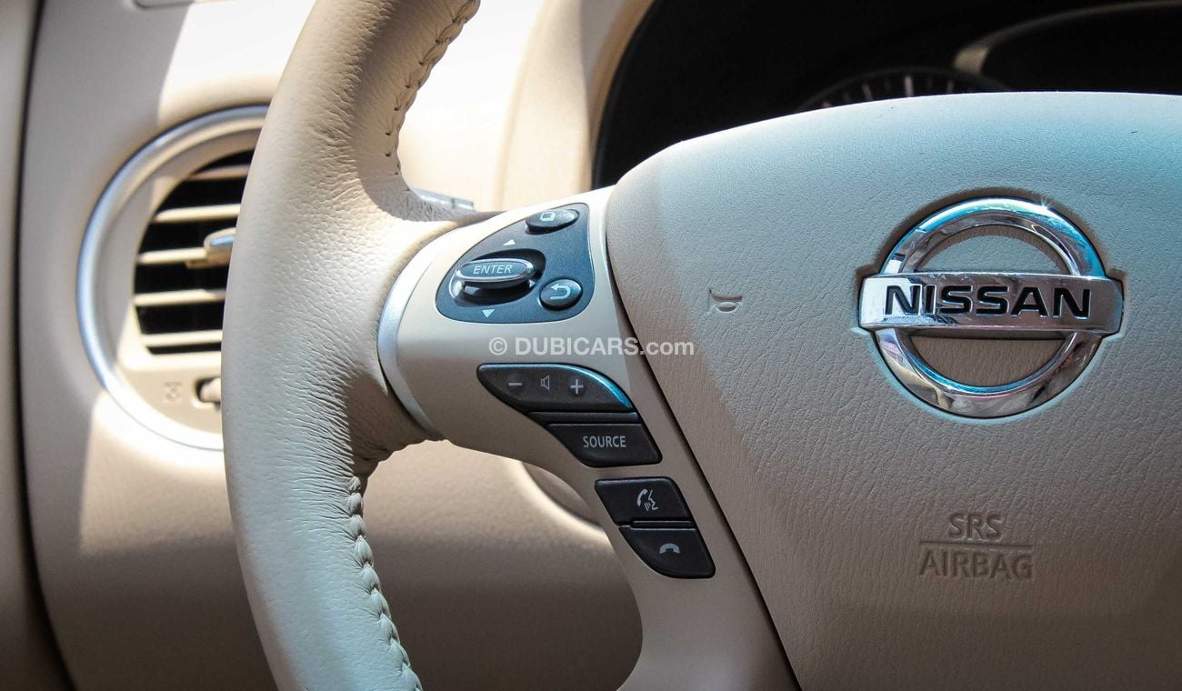 Nissan Pathfinder 4WD - SV