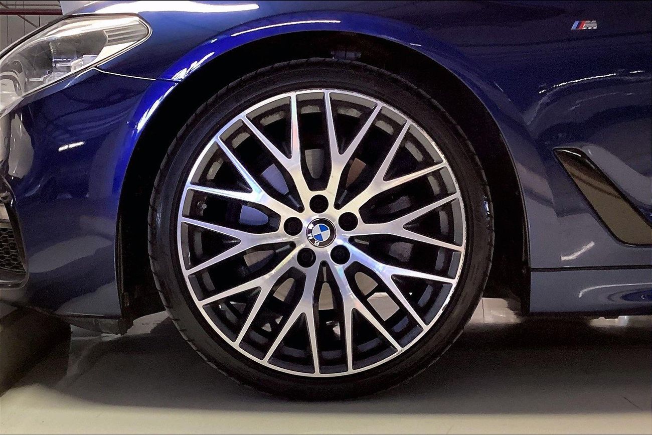 بي أم دبليو 520i M Sport | شامل الضمان | 0 ﺪﻔﻋﺓ ﺃﻮﻟﻯ