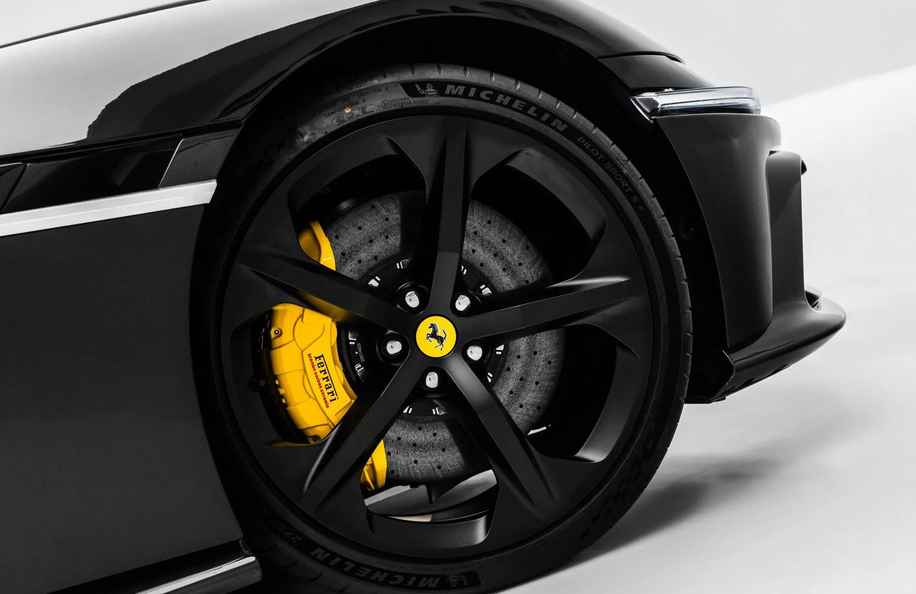 فيراري 12سيلندري ⁠6.5L Naturally Aspirated V12 Engine