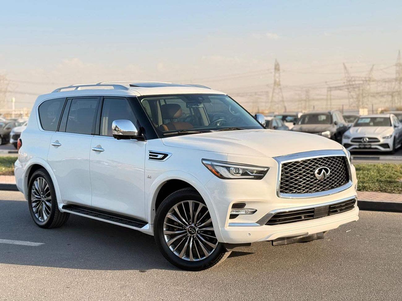 إنفينيتي QX80 Luxury 5.6L