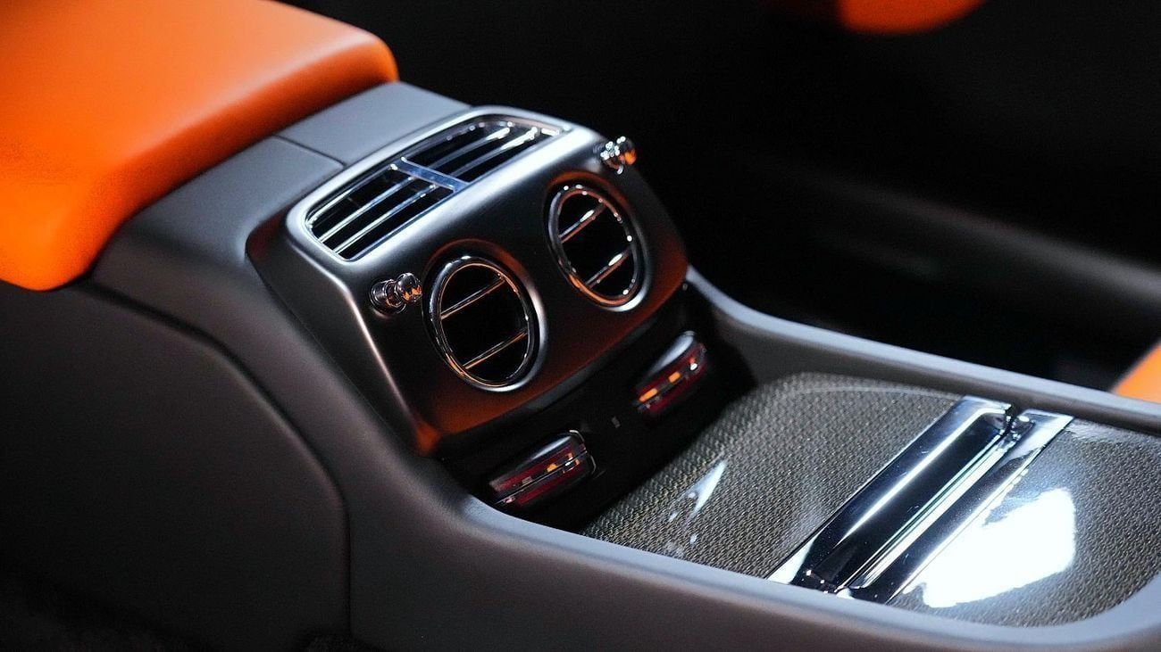 Rolls-Royce Onyx Wraith | LIMITED OFFER  | IMMACULATE CONDITION | BLACK BADGE | 624 HP | 3-YEAR WARRANTY AND SERVICE