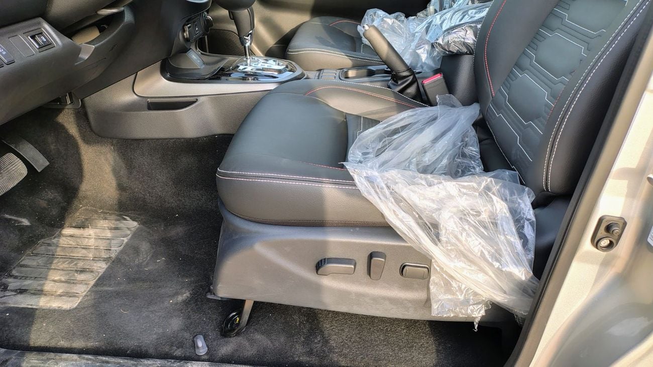 نيسان نافارا Std 2.5L RWD M/T