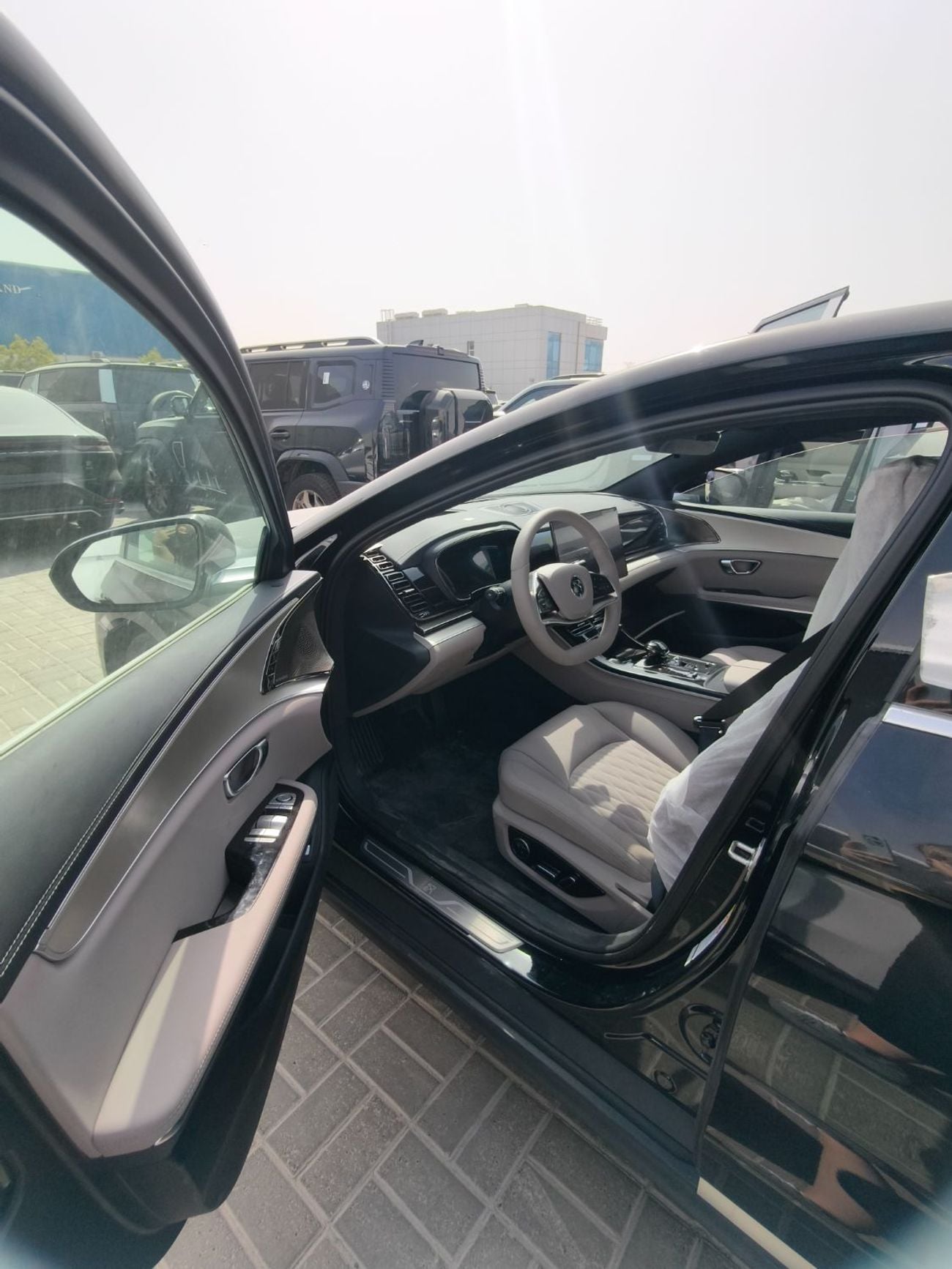 بي واي دي هان عالم هان إيف