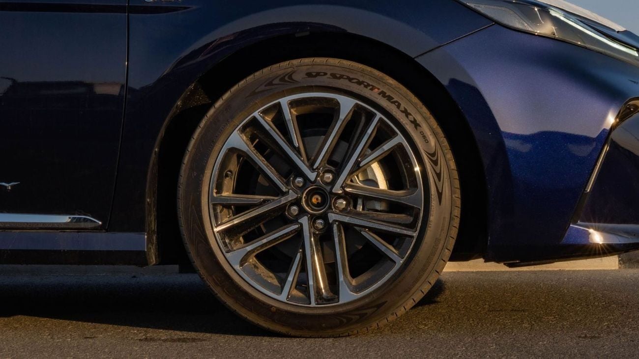 Toyota Camry 2025 Toyota Camry LE 2.5L AT Hybrid (Blue)