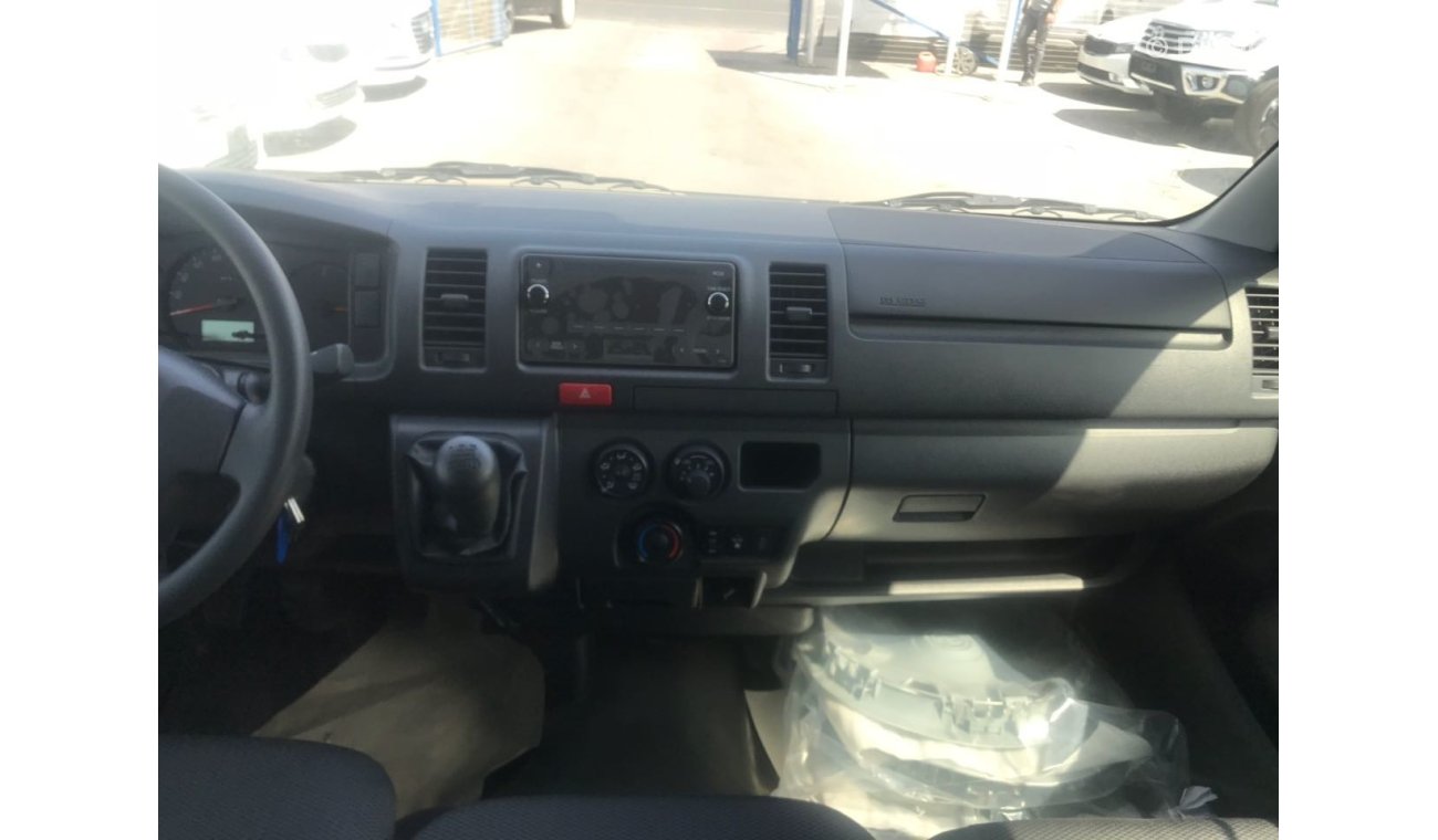 Toyota Hiace 15 seat