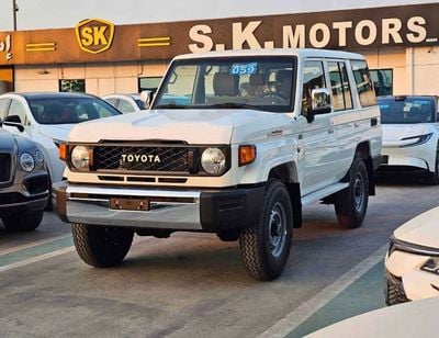 Toyota Land Cruiser 70 LC76 LX /4.0L PETROL V6 M/T / CHROME HANDLE & MIRRORS / REAR CAMERA (CODE # 76PME)