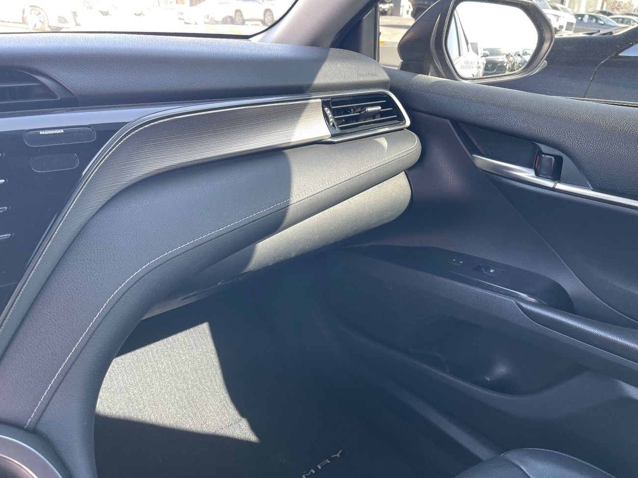 Toyota Camry SE 2.5L (181 HP)