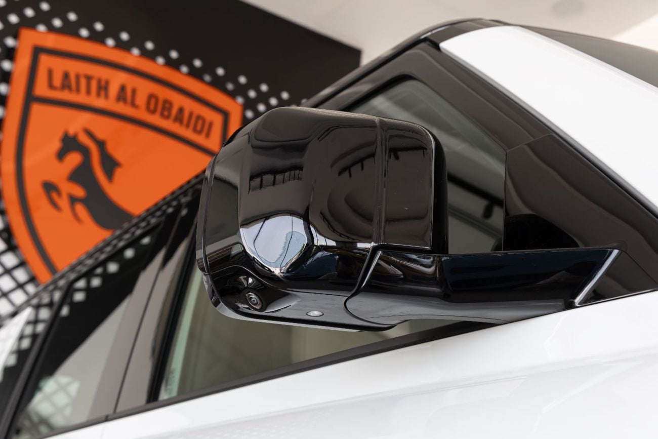 لاند روفر ديفندر Land Rover Defender | 110 X-Dynamic HSE (P400) | GCC Specs | 2026 (Export)