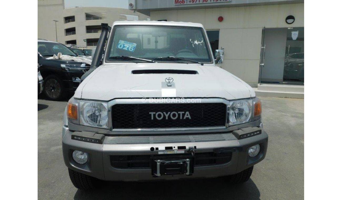Toyota Land Cruiser Pick Up 79 SINGLE CAB LX V8 4.5L TURBO DIESEL WITH WINCH AND BEDLINER