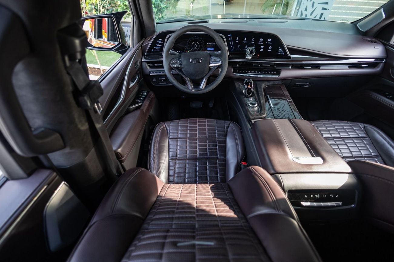 Cadillac Escalade Sport Platinum 6.2L 4WD Cadillac Escalade Sport Platinum V Body Kit 2022 GCC | Agency Warranty | Ser