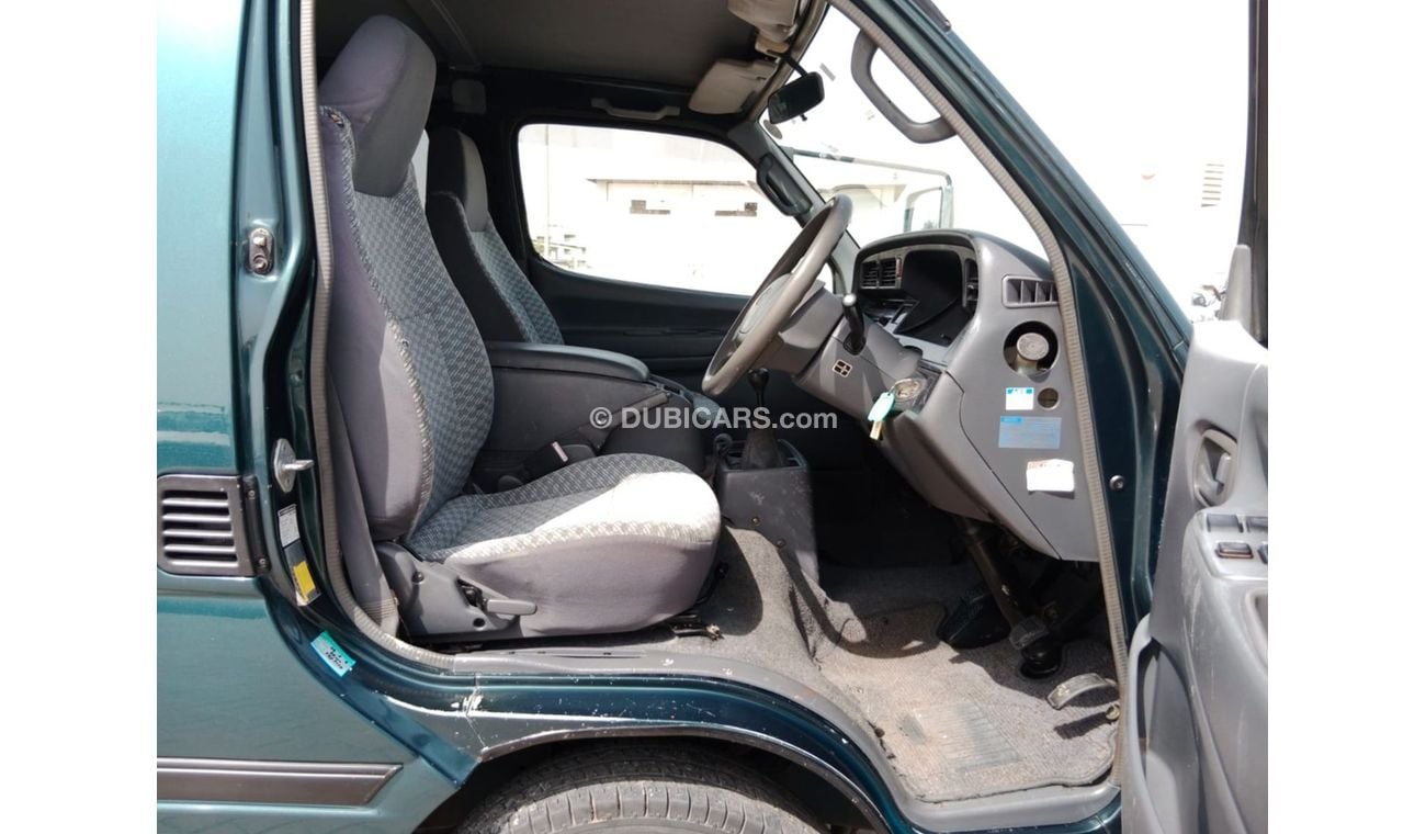 Toyota Hiace TOYOTA HIACE VAN RIGHT HAND DRIVE (PM1268)