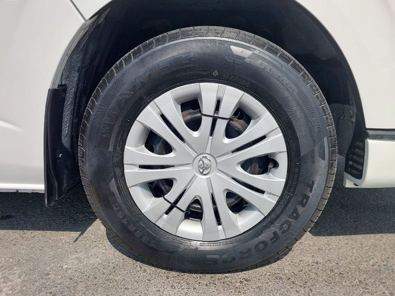 Toyota Hiace TOYOTA HIACE COMMUTER VAN RHD 2017 MODEL 3.0 L DIESEL AUTOMATIC(PM33188)