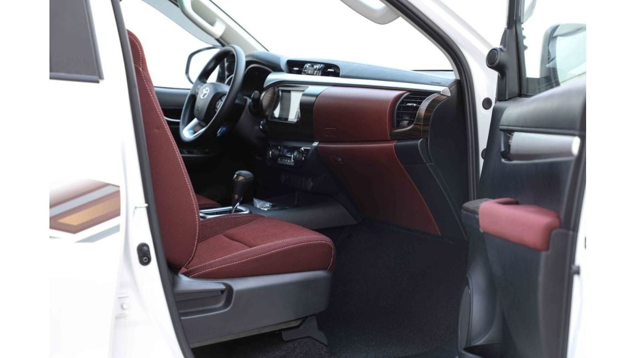 تويوتا هيلوكس 2024 تويوتا هايلكس 4x4 DC 2.7 HI - أبيض بلاتيني لؤلؤي مع كستنائي | تصدير فقط