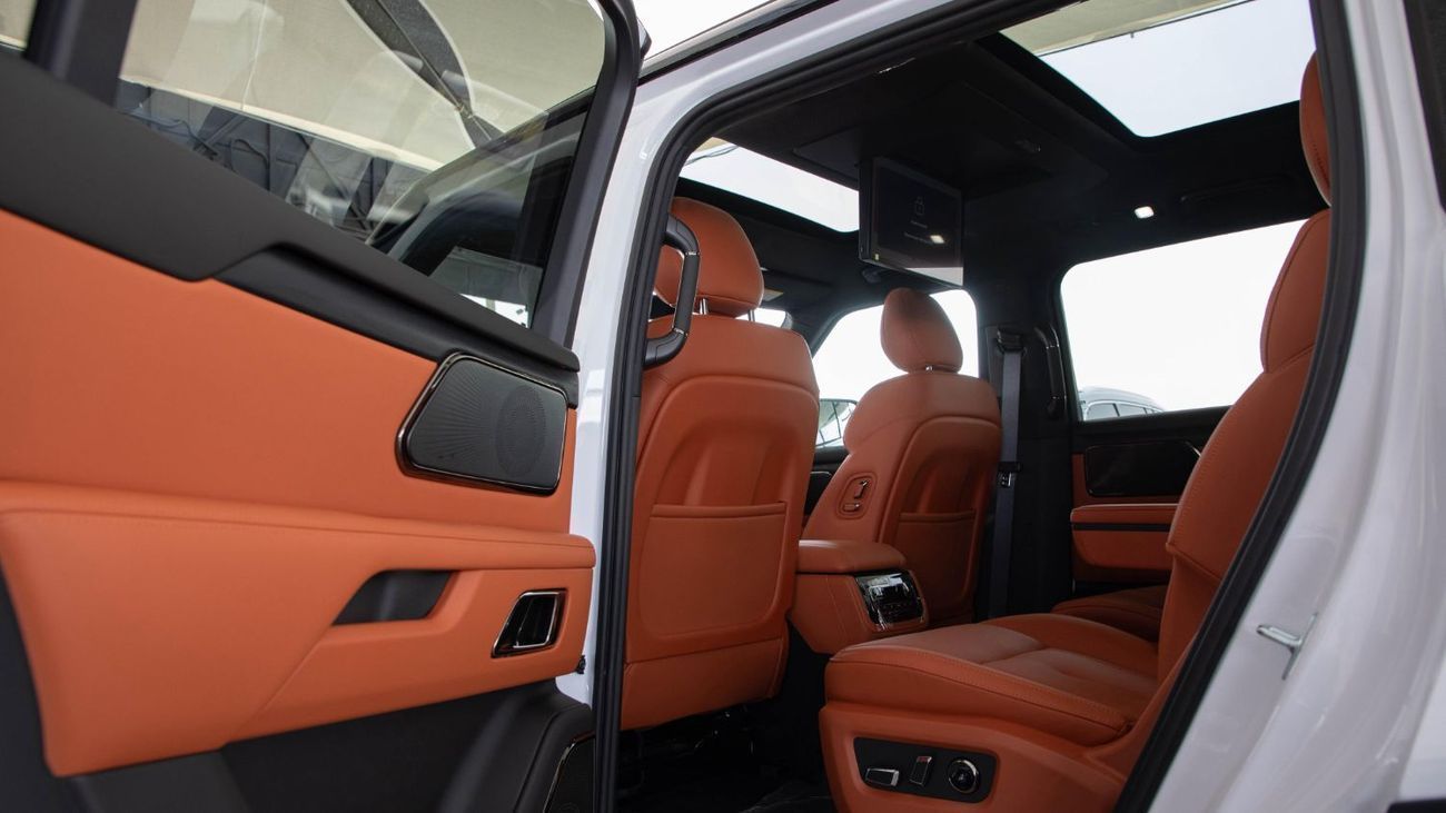 ROX 01 PRESTIGE VIP 7SEATS 1.5L PLUG-IN LONG RANGE FOR LOCAL