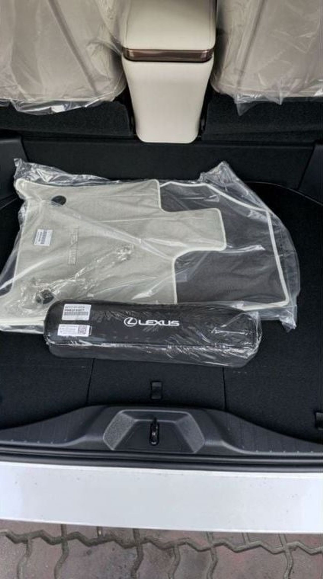 Lexus LM 350h Lexus LM 350h 2.5L