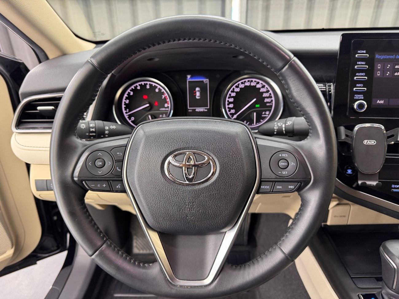 Toyota Camry SE 2.5L (204 HP)