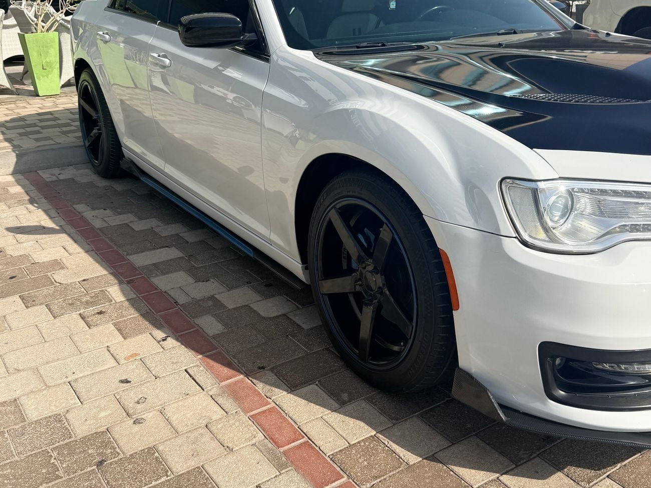 كرايسلر 300 6 cylinder - RWD - 5 seats