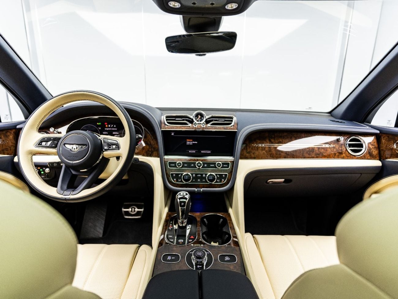 Bentley Bentayga Azure 4.0T The BEST Ramadan Offer in the UAE - Limited Time Only! Bentley Warranty, Low KM's, GCC