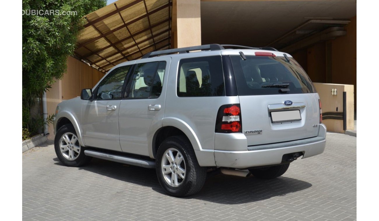 Ford Explorer XLT Mid Range in Excellent Condition