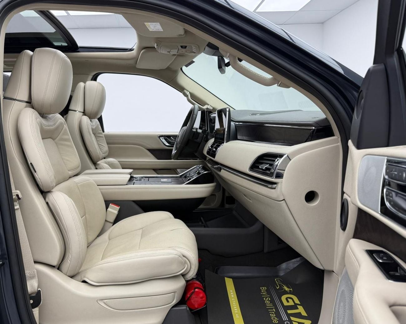 لينكولن نافيجاتور Presidential 3.5L 2021 Lincoln Navigator Presidential, 2026 Lincoln Warranty + Service Pack, Low Km,