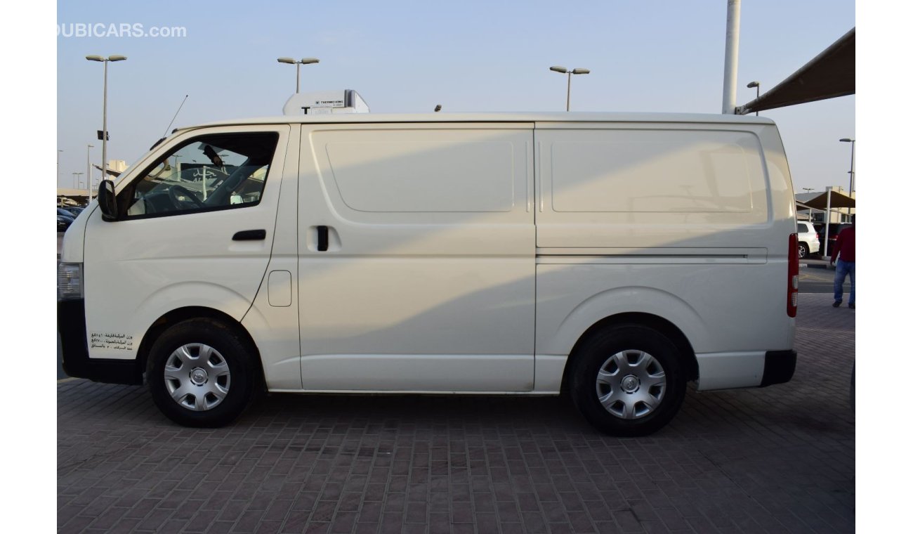 Toyota Hiace GL - Standard Roof Toyota Hiace std roof chiller, model:2017. Excellent condition