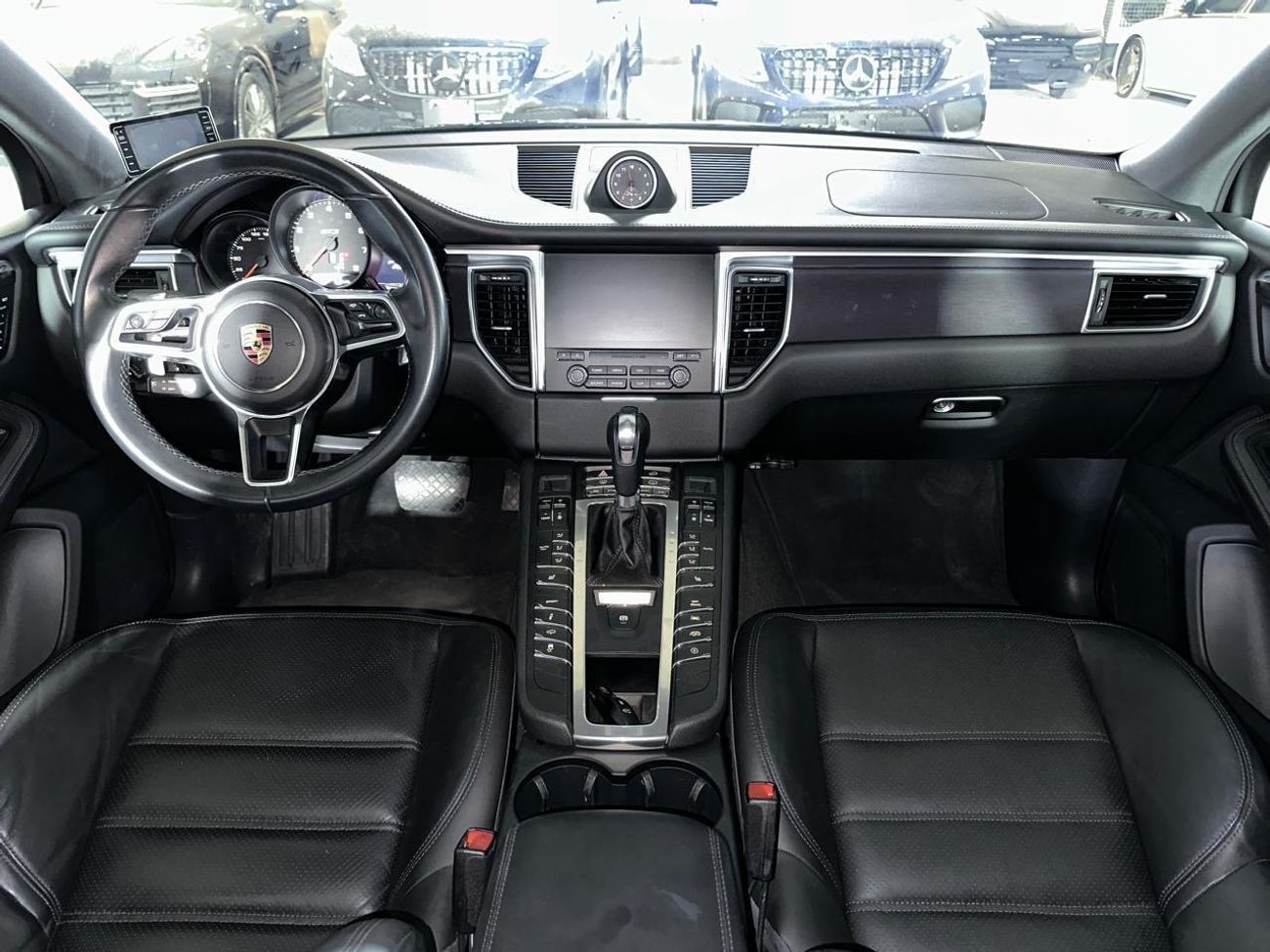 Porsche Macan GTS 3.0L (360 HP)  2017 | SPORTS CHRONO PACKAGE | SPORTS EXHAUST SYSTEM | 21-INCH ALLOY RIMS