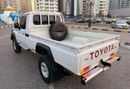 تويوتا لاند كروزر بيك آب diesel 4.5 liter ,right hand drive ,2024 shape ,year model 2017 ,only for export available