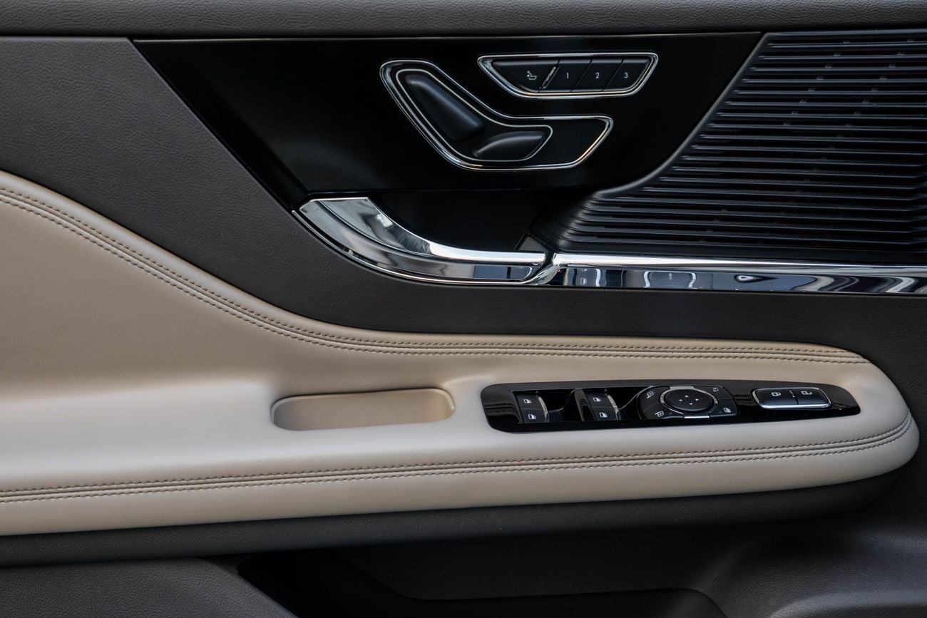 لينكولن كورساير Lincoln Corsair Premier