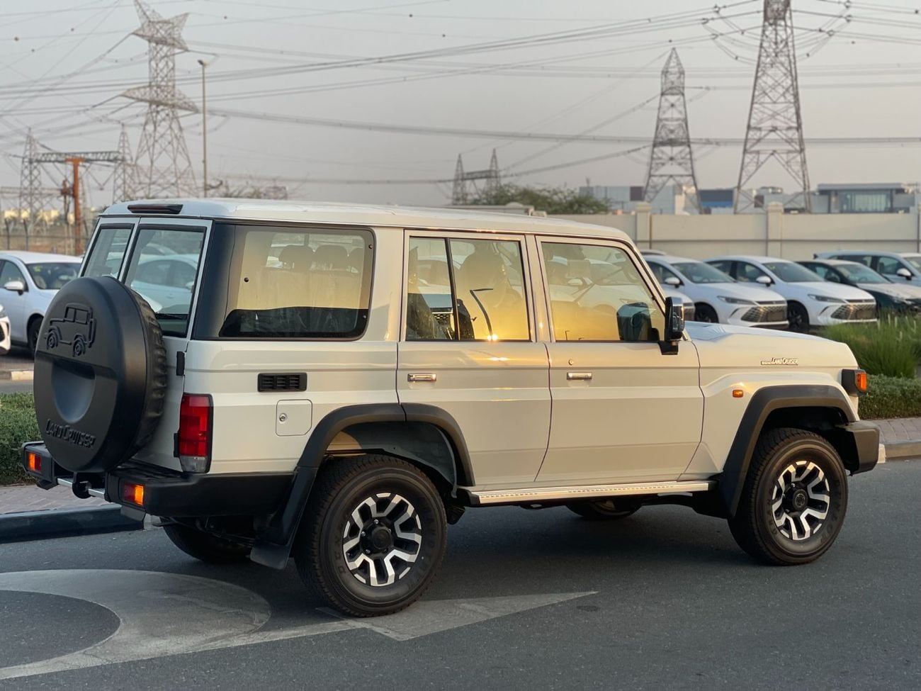 تويوتا لاند كروزر 70 LC 78 HARDTOP 2.8L AT