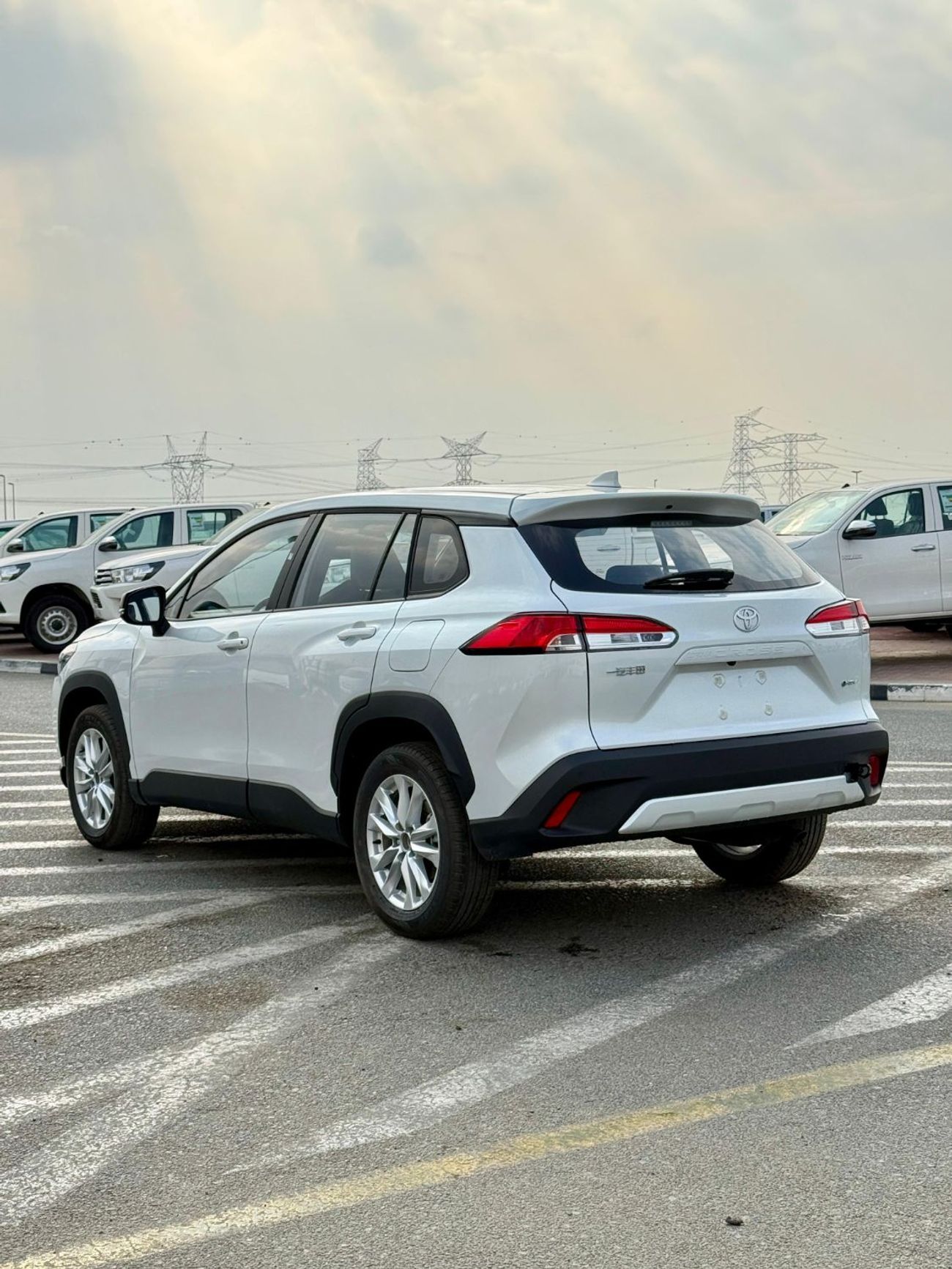 تويوتا كورولا كروس Toyota corolla cross 2.0 whitte 2025 new face