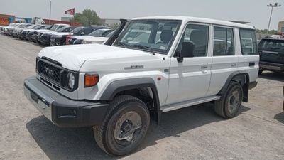 تويوتا لاند كروزر 70 HT VXR Toyota Land Cruiser 76 05 Door Hard Top 2.8L Auto