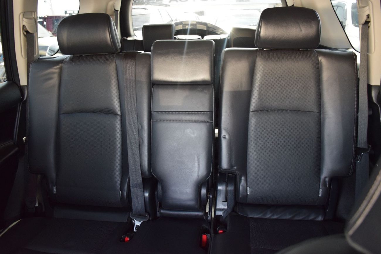 تويوتا برادو Diesel 2.8L 7 Seater. Service History Available