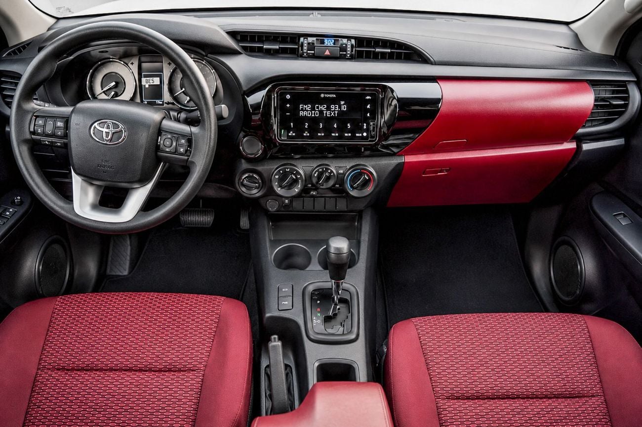 Toyota Hilux GLX 2.7L, 4-Cylinder, 16-Valve Petrol