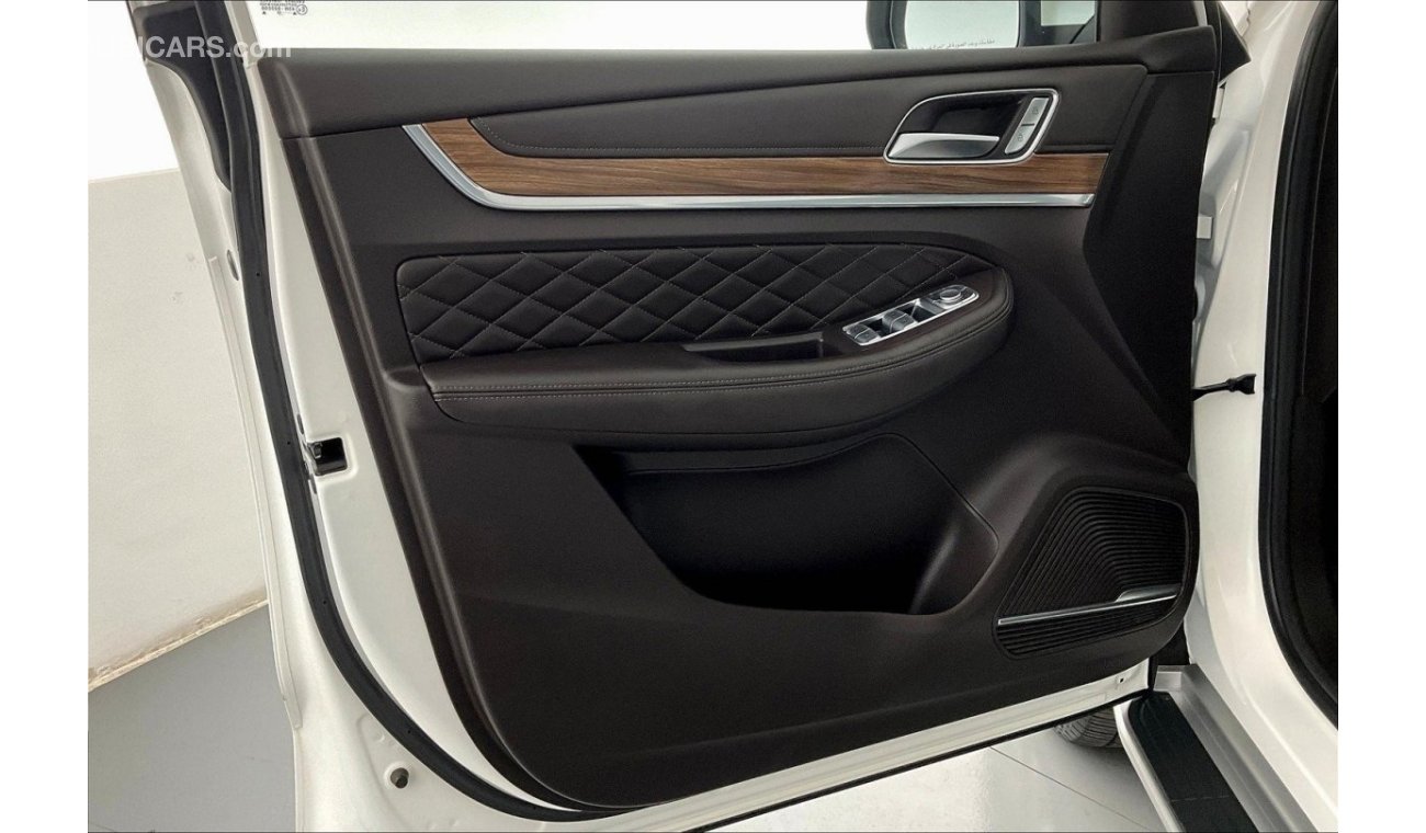 أم جي RX8 Luxury