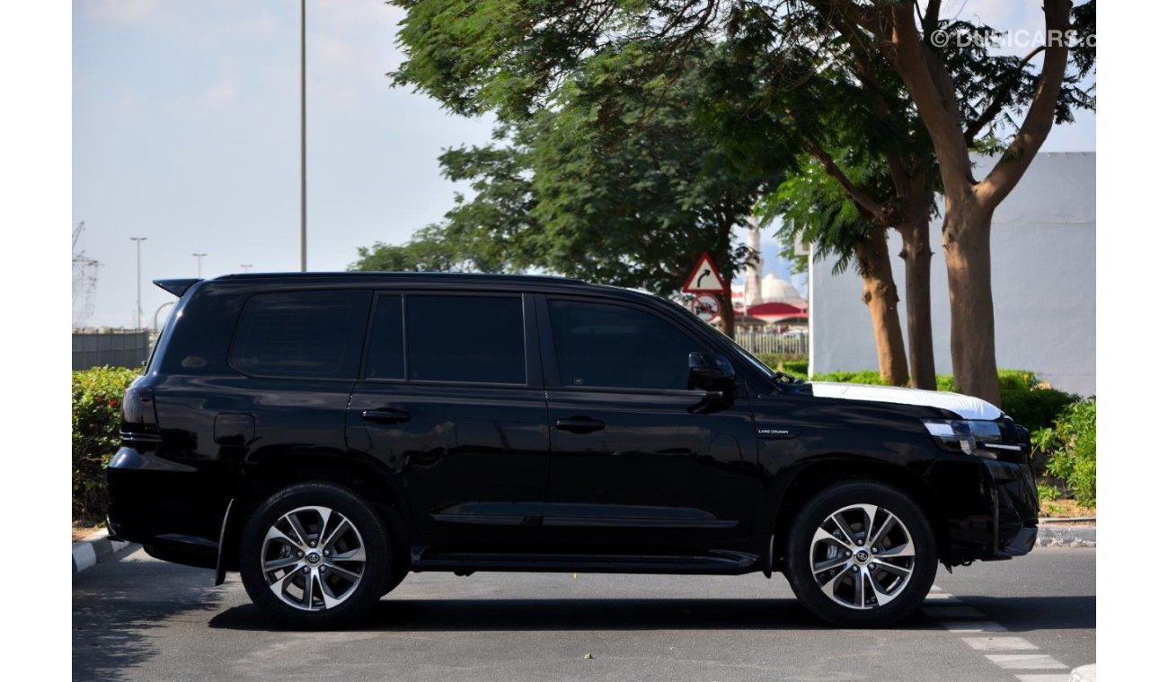 Toyota Land Cruiser 200 GXR V8 4.5L Diesel AT Black Edition