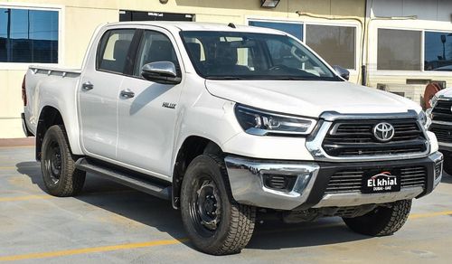 تويوتا هيلوكس SR5