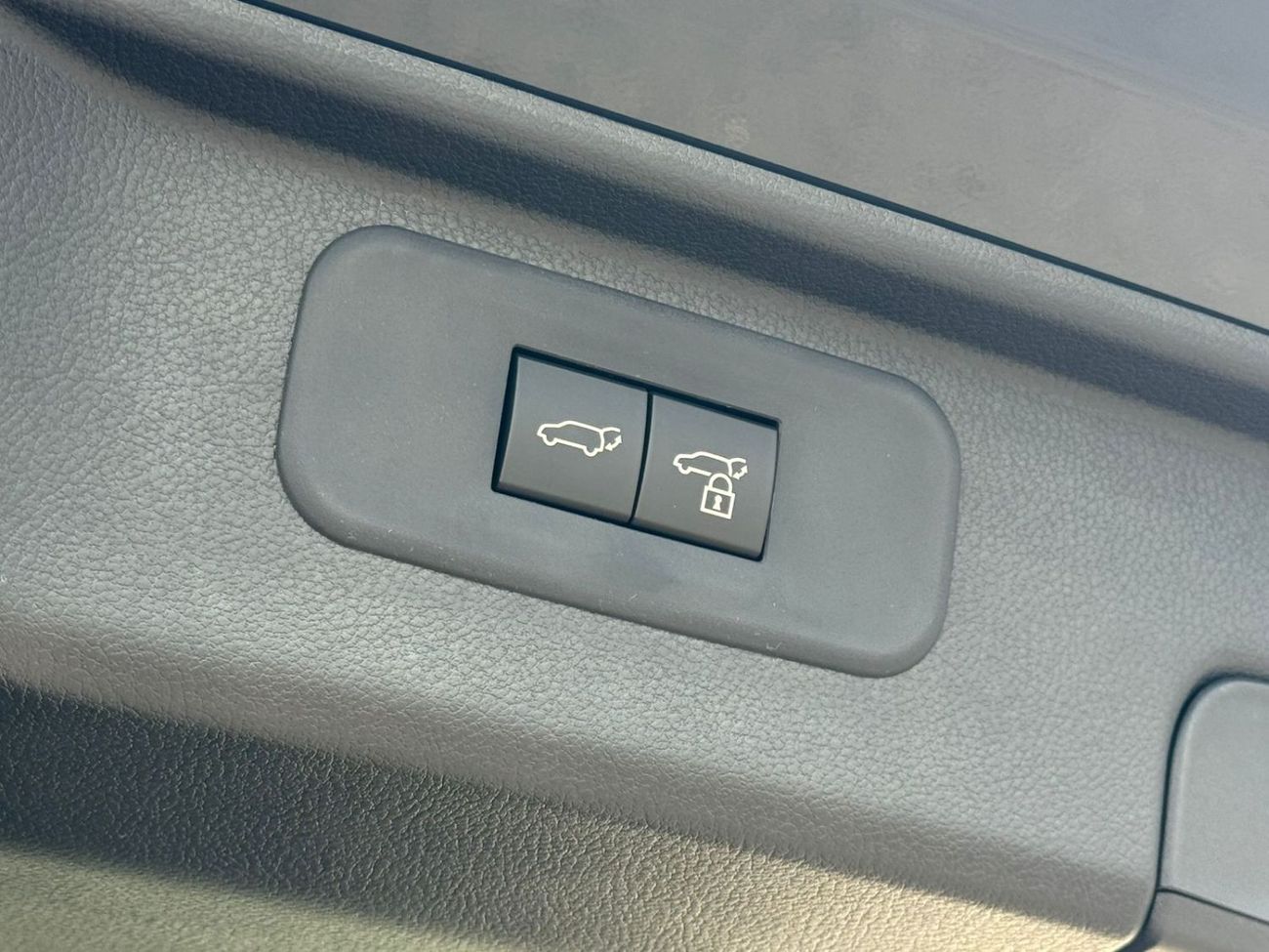 Toyota Grand Highlander 2025 Toyota Grand Highlander 2.5L Hybrid Limited AWD, Storm Grey/Black, Canadian Spec