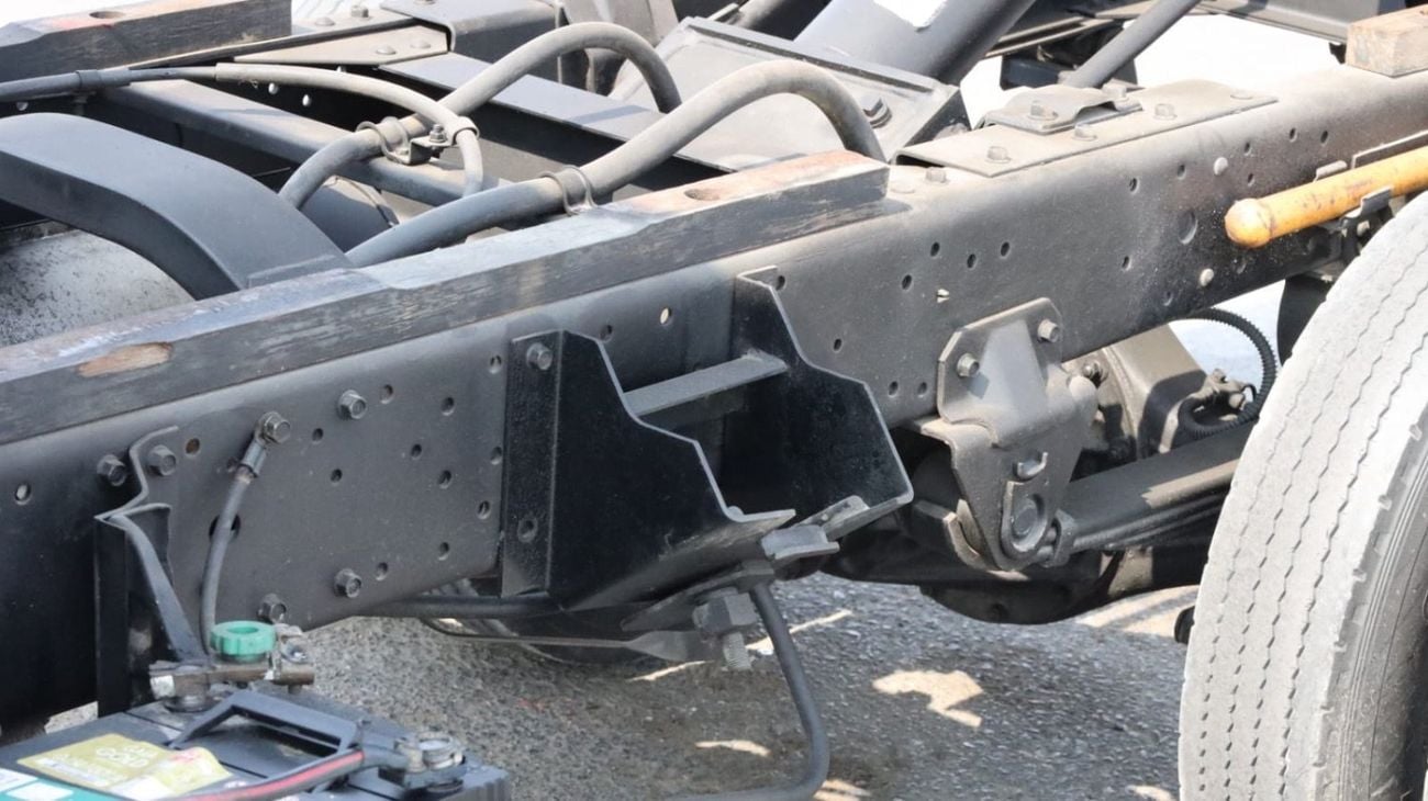 ميتسوبيشي كانتر فان 