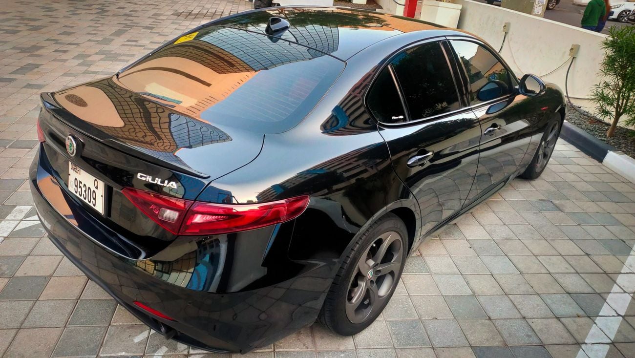 ألفا روميو جوليا Veloce 2.0L AWD