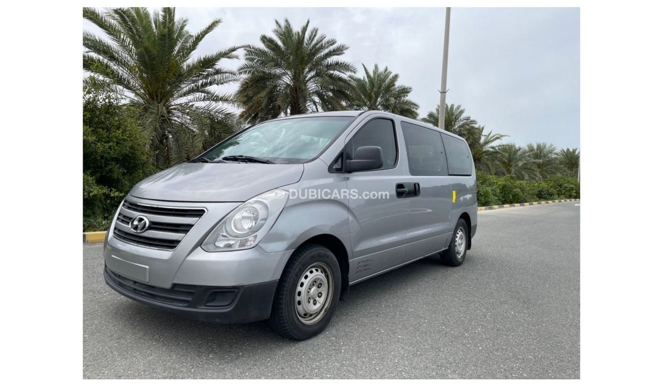 Hyundai H-1 HYUNDAI H1 2,5 (GCC SPEC) - 2018- VERY GOOD CONDITION