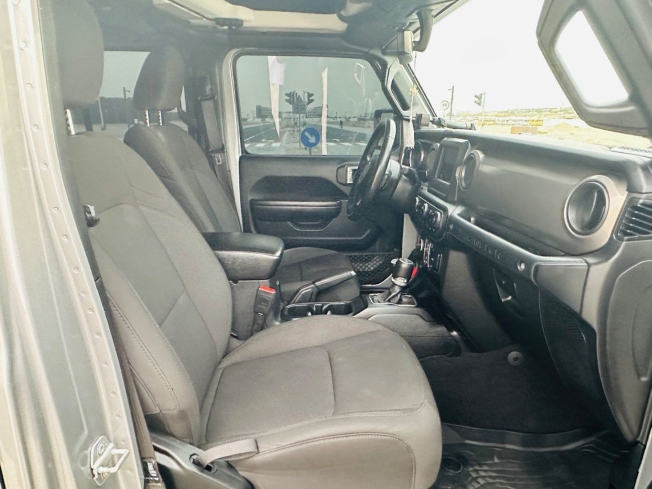 جيب رانجلر MODEL 2021 GCC CAR PERFECT CONDITION INSIDE AND OUTSIDE