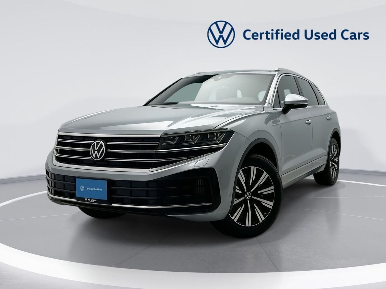فولكس واجن تيجوان Touareg Elegance + Tirano (Ref#02374) / 42,100 AED SAVINGS from New Car